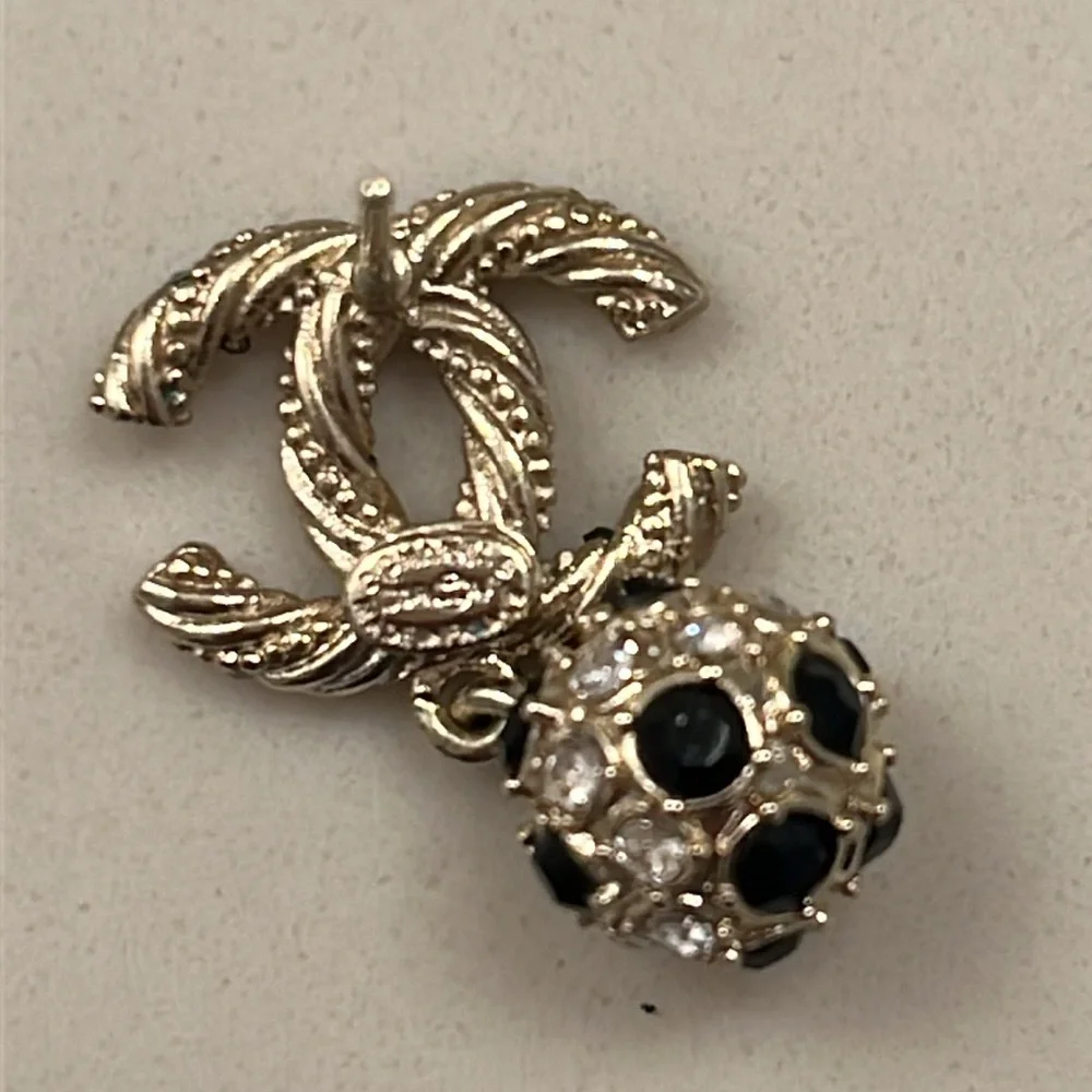 Chanel earrings - Picture 4 of 7